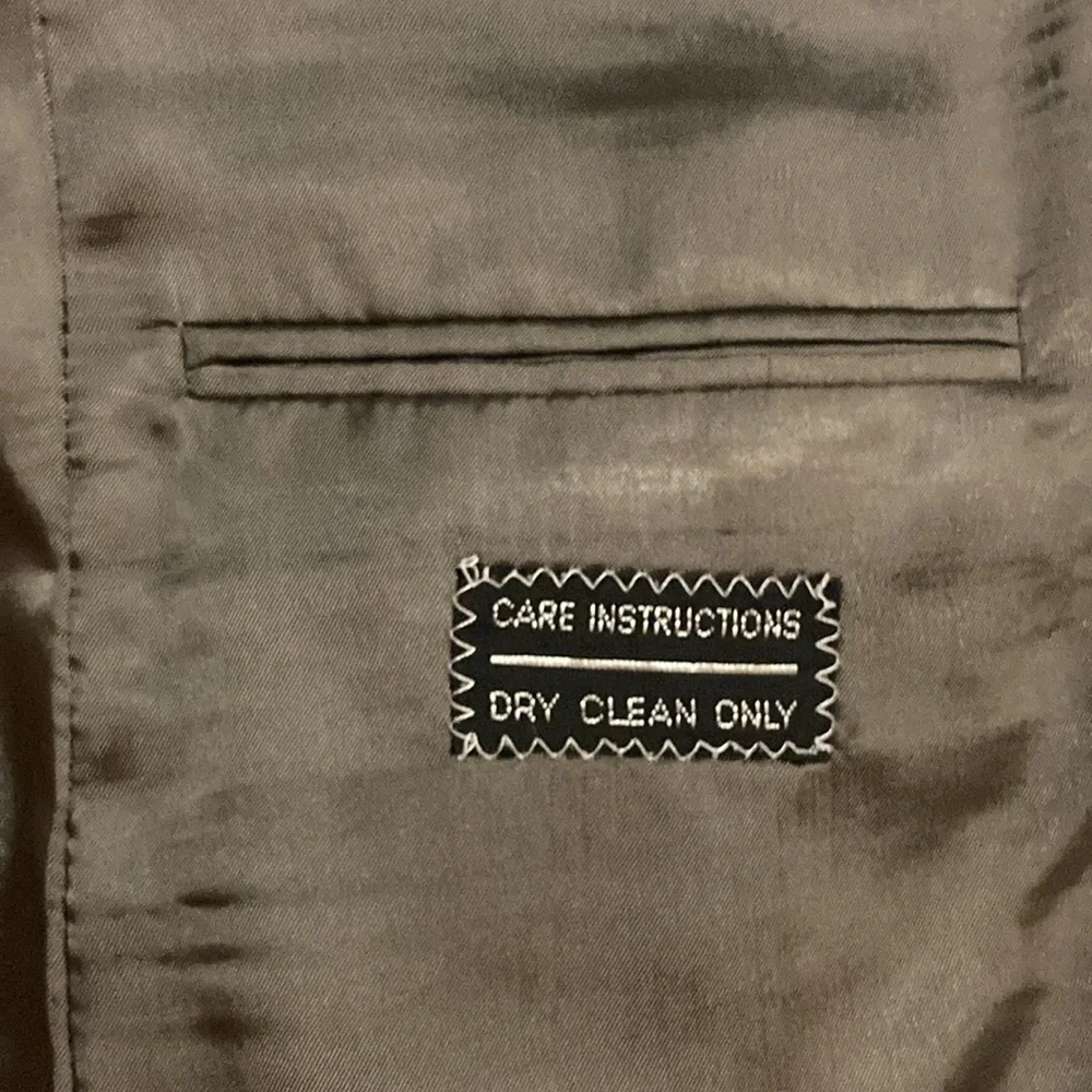 Mani by Georgio Armani suit, charcoal, jacket 38 or 40 - Picture 11 of 16